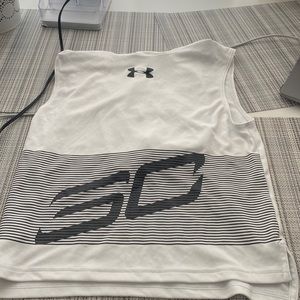Under Armour hooded loose shirt